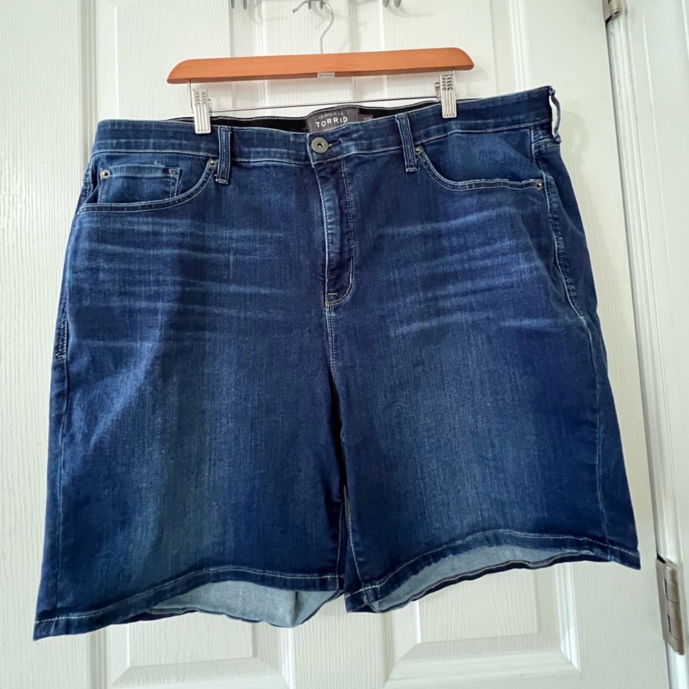 Torrid Premium Dark Blue  Denim Shorts w/cotton, rayon, polyester & spandex 24